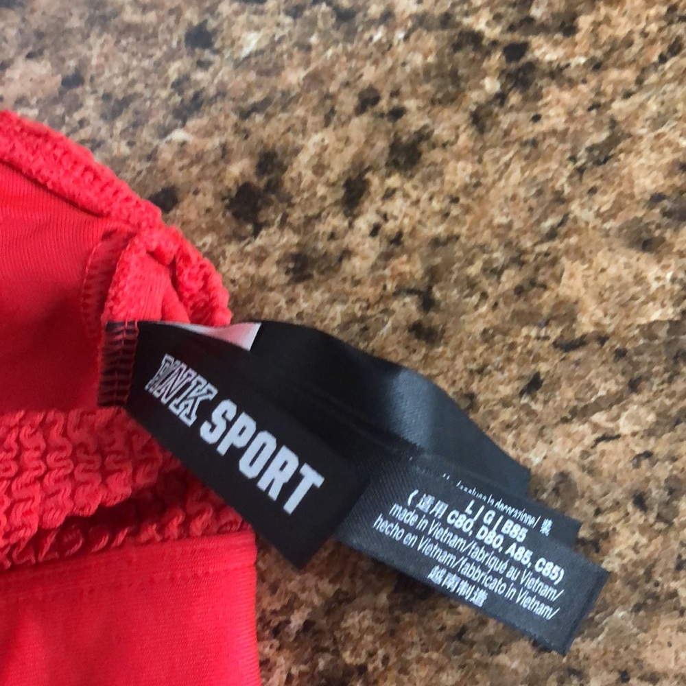 Victoria Secret Ultimate lightly lined bra - Picture 2 of 6